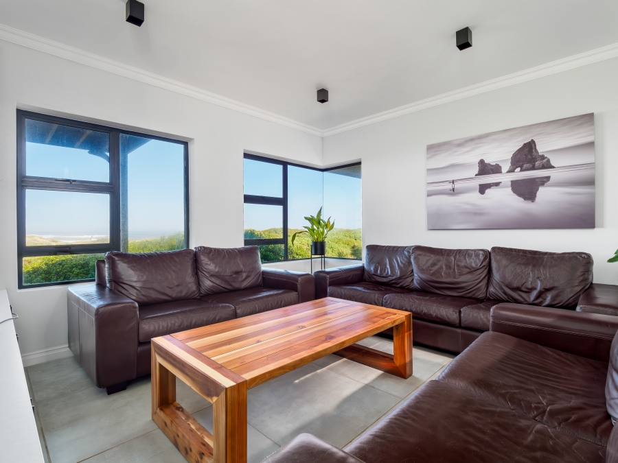 6 Bedroom Property for Sale in Myoli Beach Western Cape